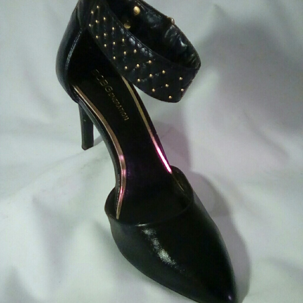 BCBGeneration Ankle Black Pumps